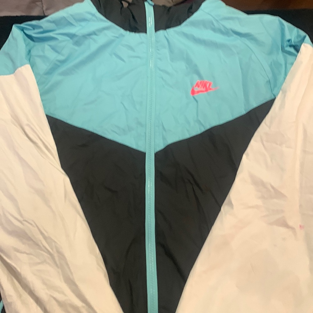 Nike wind breaker L